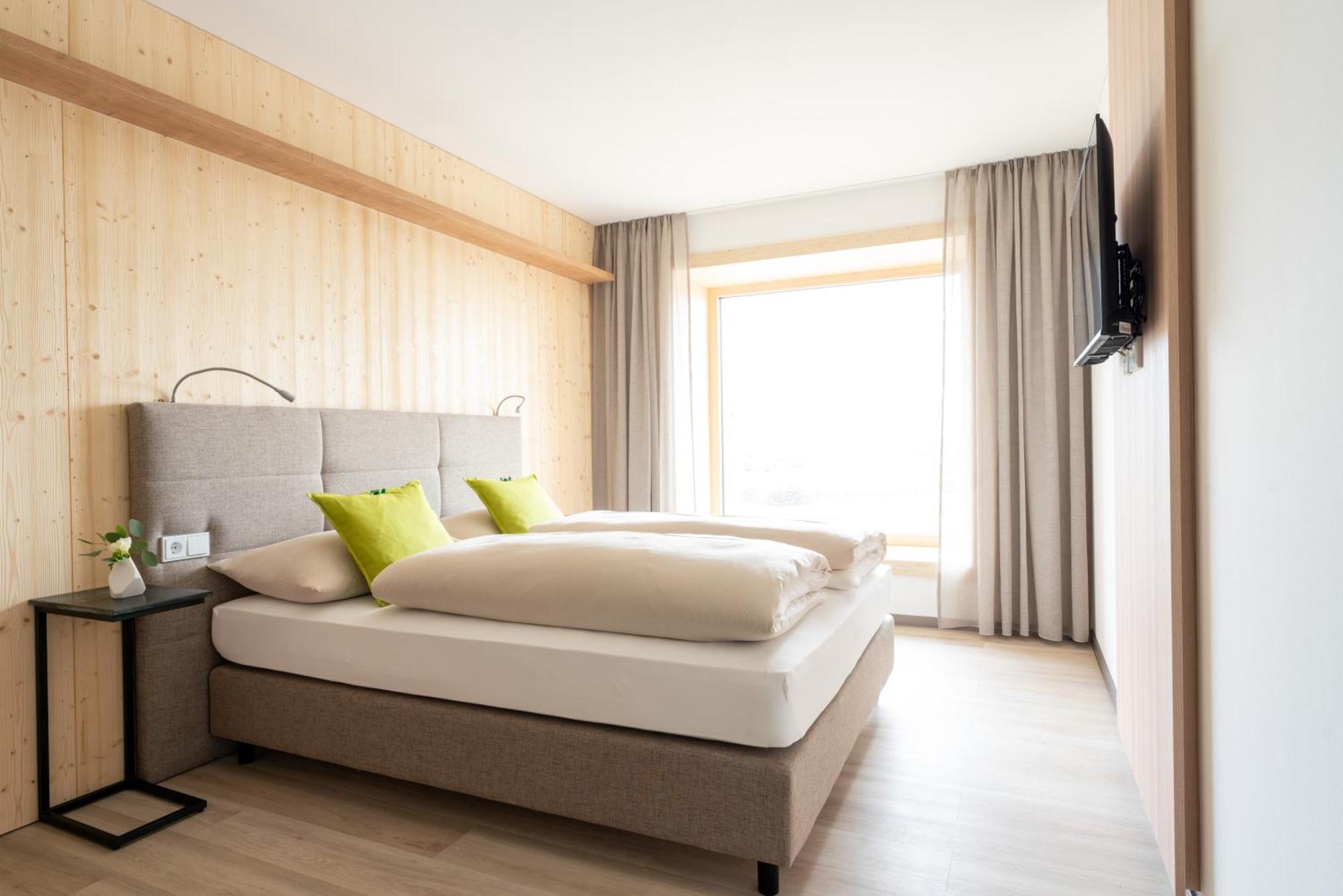 Eee Hotel Eberstalzell Екстер'єр фото