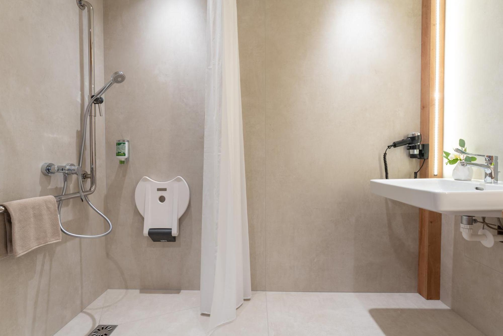 Eee Hotel Eberstalzell Екстер'єр фото