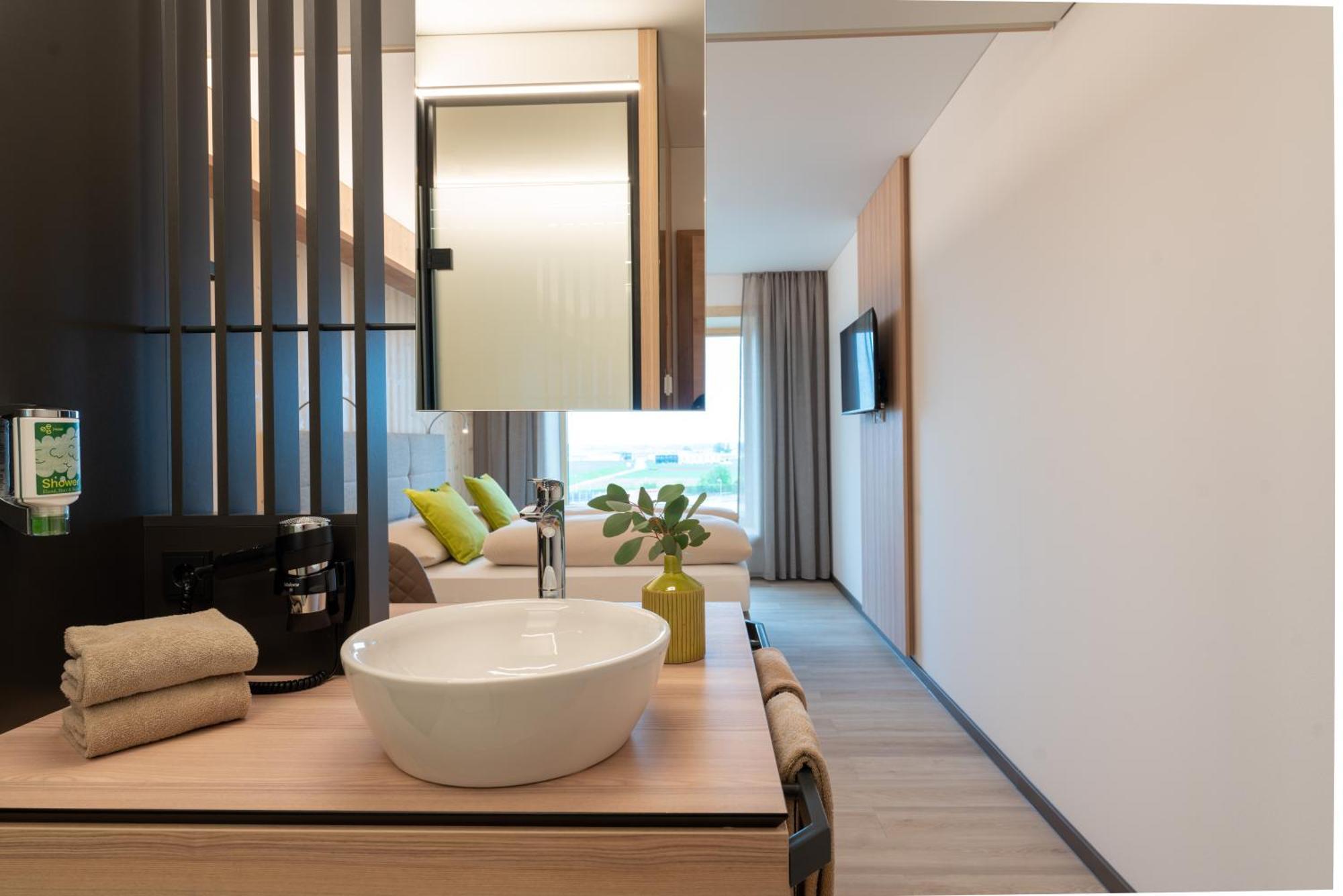 Eee Hotel Eberstalzell Екстер'єр фото